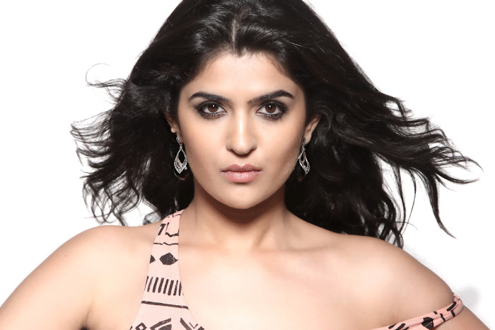 deekshaseth spicy glamour  images