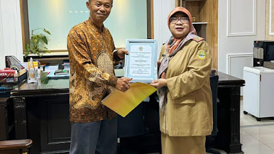 Dinilai Berjasa dan Beri Dukungan Luar Biasa,  Sekwan Jabar Ida Wahida Hidayati Menerima Piagam dan Tanda Penghargaan dari PWRI Pusat 