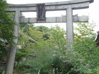 萩の宮で名高い、梨木神社の二の鳥居