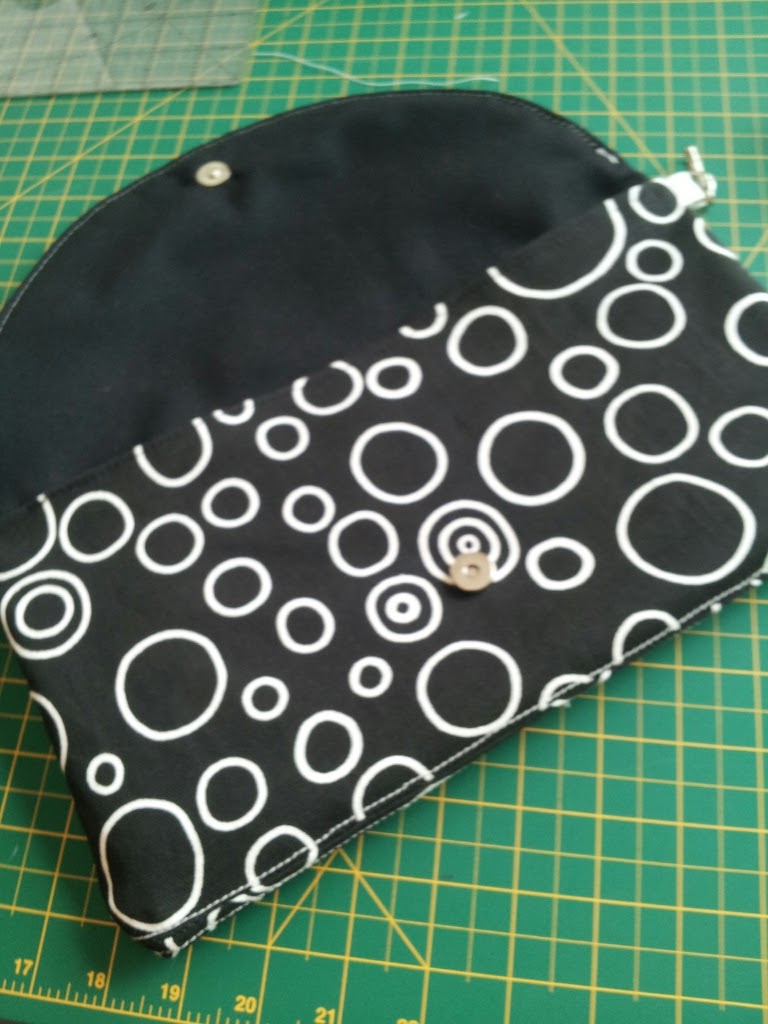 DIY Step-By-Step Clutch Bag Free Tutorial