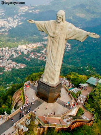 karya seni terkenal patung Christ The Redeemer di Brazil
