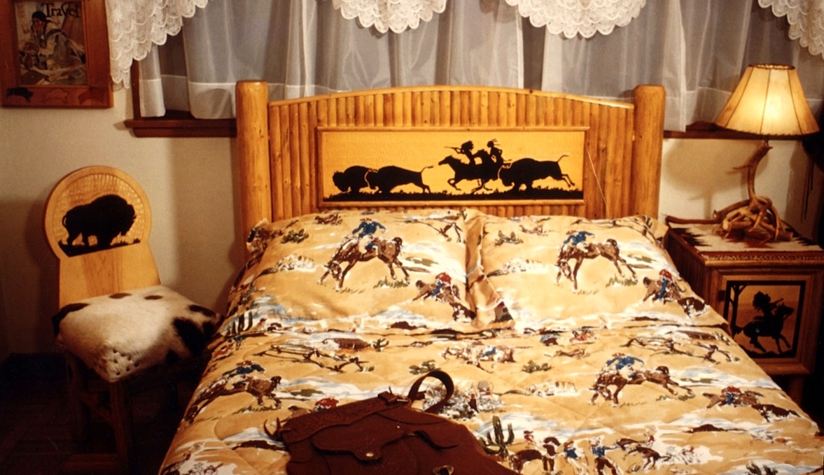 02_Buffalo+Hunters+Bedroom+Set