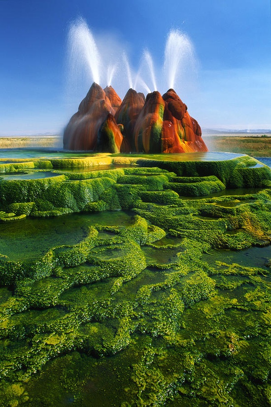 The continuous Fly Geyser