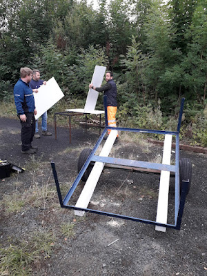 Fixing the mobile allotment trailer on a workday with WSP