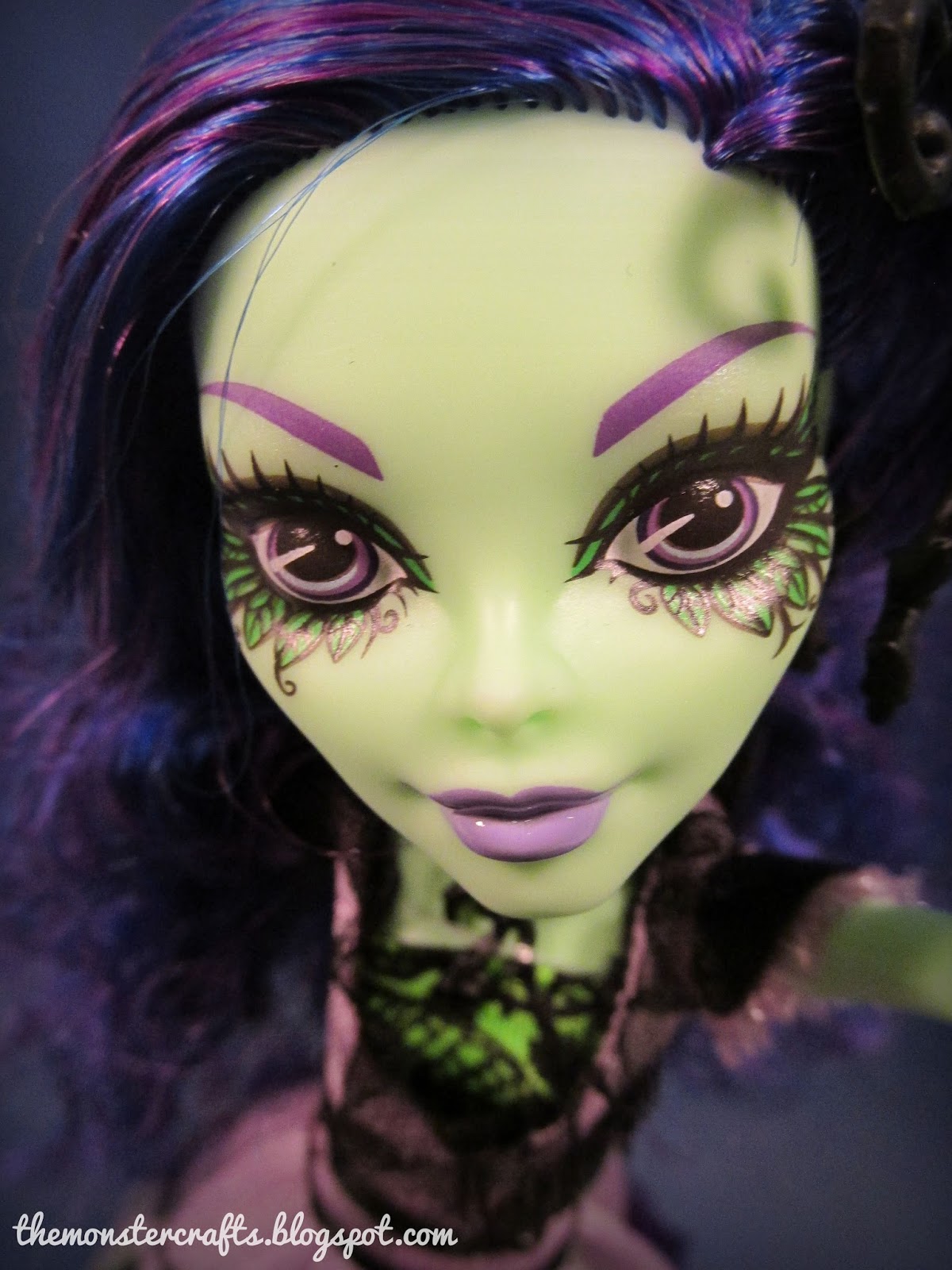 Doll unboxing and review: Amanita Nightshade