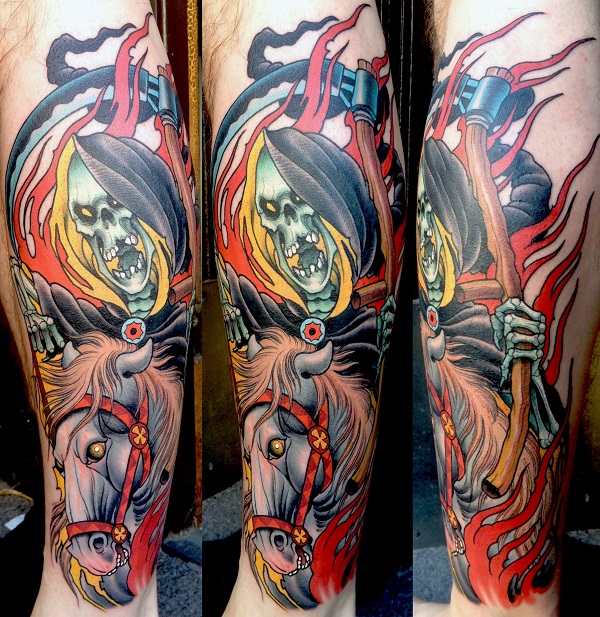 Um muito coloridas Grim Reaper tatuagem por Peter Largergren. A tatuagem mostra o reaper em plena ação e na dança cores. Em contraste com a aparência mais escura do ceifador, este ainda tem um cavalo branco, com cabelos dourados. 