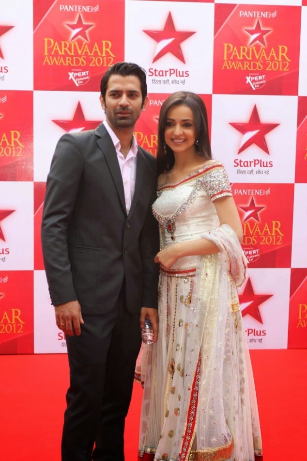 Sanaya Irani & Barun Sobti Wallpaper Download