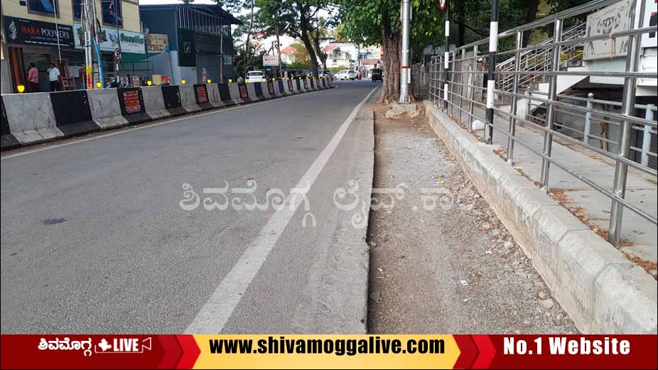 Unfinished Smart city works at Shimoga Kuvempu Road