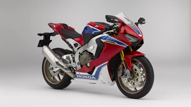 Nicky Hayden and Freddy Foray unveil 2017 Honda CBR1000RR Fireblade