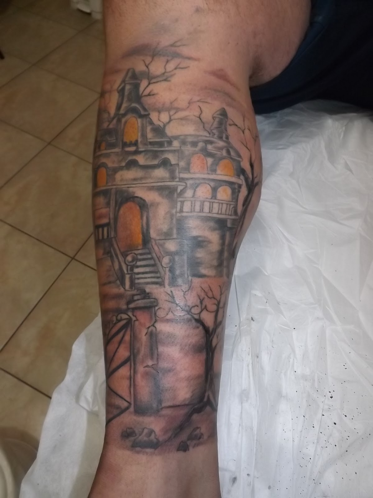 Leco's Tattoo: Fechamento de perna com: mago,castelo 