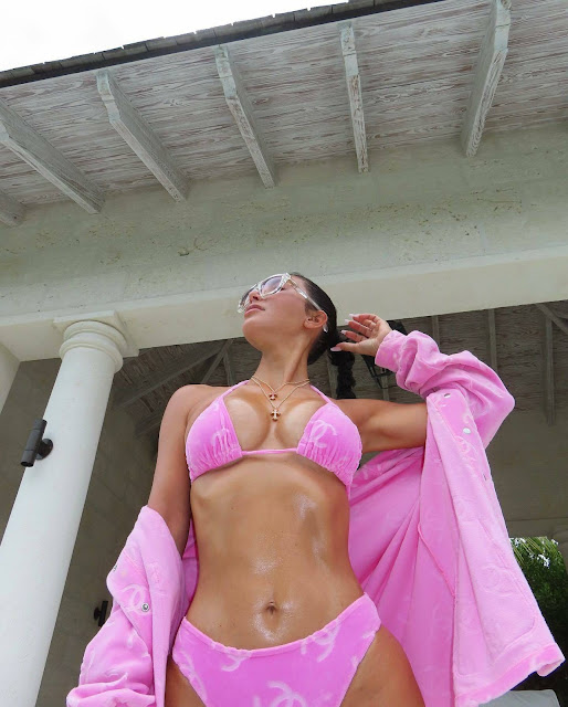 Kim Kardashian Beautiful Boobs in Sexy Pink Bikini Photo Shoot