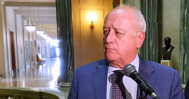 "Republican Congressman Shocks Party: Calls Out GOP's Ukraine Funding Block!"