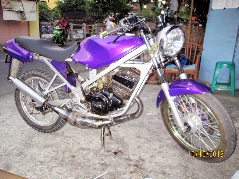 Modifikasi Motor Suzuki RGR Naked Body