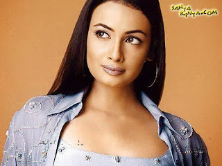 BOLLYWOOD DIYA MIRZA ACTRESS