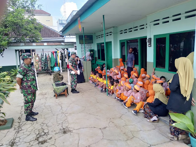 KodimKaranganyar - Menanamkan Kecintaan Anak-anak Kepada Tanah Air, Bangsa dan Negara Sejak Dini