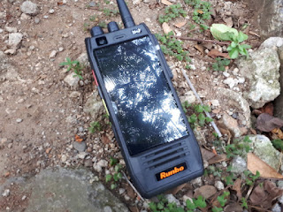 Hape Outdoor Runbo H1 Walky Talky VHF 4G LTE IP67 Certified Baterai 6000mAh