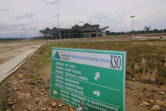 Dicanangkan Jokowi, Pembangunan Bandara Baru Nabire Papua Terancam Mangkrak