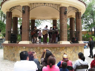 PRESENTAN RONDALLA INFANTIL DE ESCUELA PRIMARIA JOSÉ VASCONCELOS