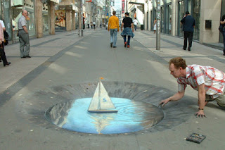 Desenho barco à vela - Desenhos tridimensionais na calçada - Giz - Julian Beever