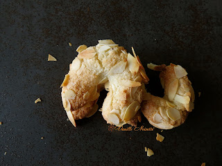 CROISSANTS AUX AMANDES