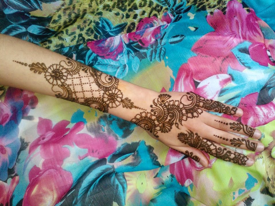 Latest Beautiful Eid Mehndi Designs Wallpapers Free Download