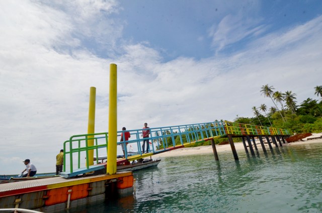 Tunjang Destinasi Wisata Pariaman, Kini Pulau Tangah Telah Memiliki Dermaga Apung