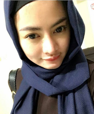 14 Foto Cantik Vitalia Shesya dalam Balutan Hijab, Bikin Adem Bro!