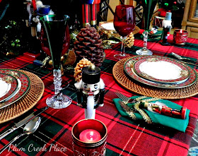 Christmas tablescape, Nutcrackers, Noritaki Royal Hunt, Noel wine flutes 