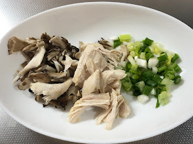エースコックのわかめラーメン（ごま・みそ味）のスープを使ってオートミールを食べてみる！