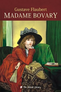 Fabien Laurand. Un destin tragique de type 4 de l'ennéagramme en voie de désintégration. Commençons par examiner le comportement d’Emma Bovary.  Madame Bovary apprécie l’art, la beauté et les émotions esthétiques. Elle est attirée par les activités artistiques : le piano ou le dessin par exemple. Elle montre aussi une attention particulière et de l’originalité dans sa façon de se vêtir ou d’aménager sa maison.  Elle vit ses émotions avec une grande intensité. Ainsi elle déclare à Léon, le clerc de notaire : « Je déteste les héros communs et les sentiments tempérés, comme il y en a dans la nature ».  Ses émotions changent brutalement et connaissent de fortes amplitudes. Léon relève « la diversité de son humeur tour à tour mystique ou joyeuse, babillarde, taciturne, emportée, nonchalante ».  Elle éprouve des émotions à la fois profondes et contradictoires. C’est le cas avec Léon : attraction amoureuse, indifférence ou encore attitude glaciale.  Ses sentiments à l’égard de Rodolphe, son autre amant, sont ambivalents : elle théâtralise ses crises de jalousie et l’interpelle : « m’aimes-tu ? ». Emma ajoute, par ailleurs, que l’excès de bonheur rend son cœur triste.  Emma Bovary se remémore très souvent son passé avec nostalgie. C’est le cas, notamment, de son séjour à la Vaubyessard où elle a pu, pendant quelques jours, côtoyer le grand monde et fréquenter l’élite sociale.  Elle ressent le manque avec intensité. Elle croit que les autres détiennent ce qui lui est refusé. La sensation profonde de manque consécutive à l’éloignement de son amant en est une illustration.  Elle est aussi envieuse. Son envie se manifeste par son désir d’objets de décoration, de vêtements [...] qu’elle se procure auprès de M. Lheureux, le commerçant toujours prêt à lui accorder des délais de paiement contre intérêts. Ce comportement la conduira à la banqueroute.  Résumons. Madame Bovary aime l’art et recherche les émotions esthétiques. Elle vit des émotions intenses qui fluctuent considérablement : elle passe rapidement de la joie à la tristesse. Elle met en scène ses émotions. Elle se souvient de son passé avec intensité, le plus souvent sur un mode tragique. Enfin, elle ressent un manque et peut être envieuse.