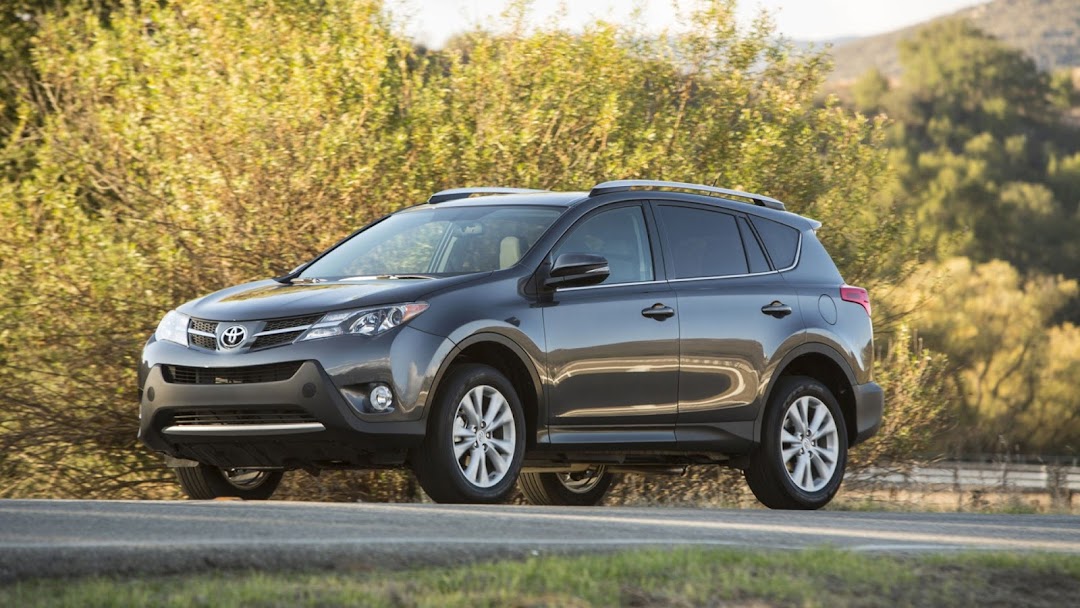 2013 Toyota RAV 4 HD Wallpaper 2