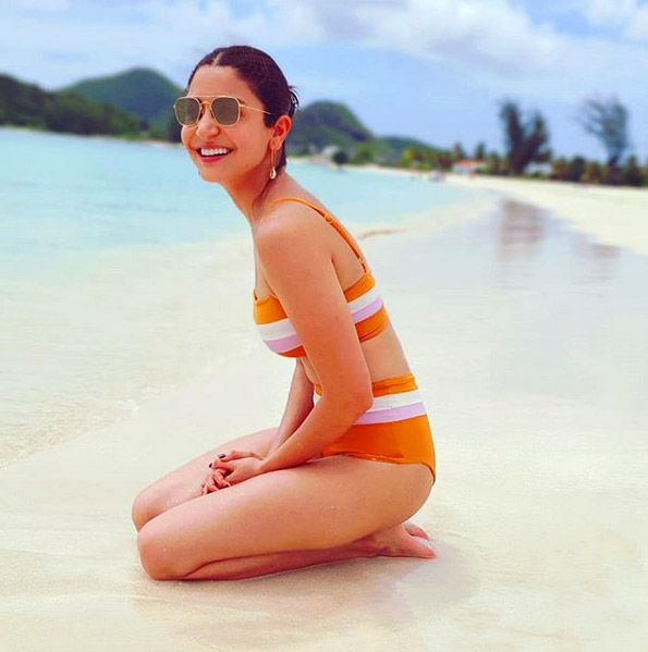  Anushka Sharma's bikini picture are going viral on social media