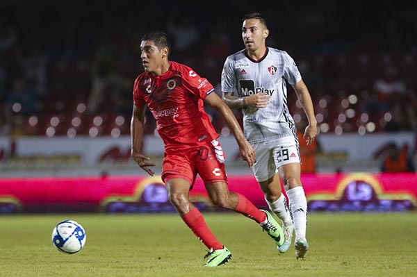 Los Rojinegros del Atlas ganaron en casa de los Tiburones Rojos de Veracruz, con marcador de 2-1