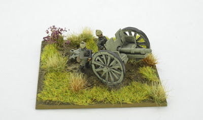 2 Field Artillery pieces & 4 crew models