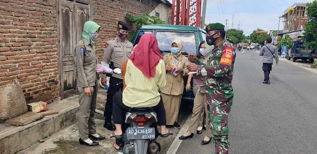 Sinergi Babinsa dan Bhabinkamtibmas Serta Satpol PP Laksanakan Patroli