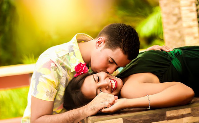 100 + Cute love SMS to melt the heart of your lover