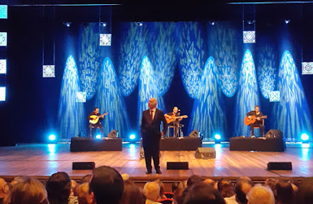 Em show no Rio, Carlos do Carmo encanta a plateia e nomeia a fadista Maria Alcina como “Imperatriz do Fado”