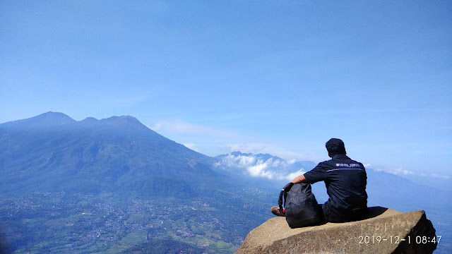 The Striking Views in Mount Penanggungan Making You Amazed - 1653 mdpl 