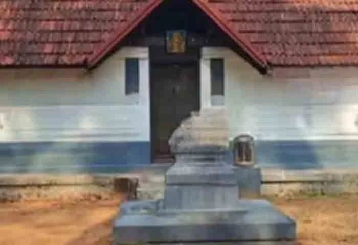 Kozhikode, News, Kerala, Temple, Vadakara, Kottapally, Subrahmanya Temple, Police, Crime, Kozhikode: Robbery at Vadakara Kottapally Subrahmanya Temple.