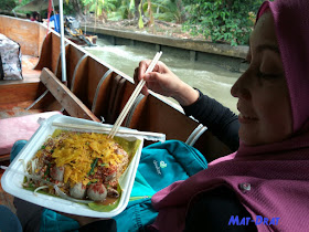 Halal Food Bangkok Damnoen Floating Market