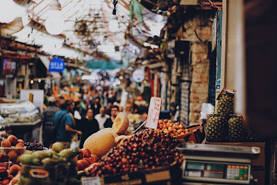 Mahne Yehuda market in Jerusalem [Credit: Roxanne Desgagnés/Unsplash]