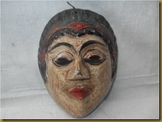 Topeng kayu kuno 1