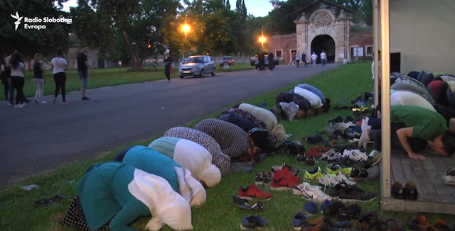 BEOGRAD, GRAD TOLERANCIJE I POŠTOVANJA: Na Kalemegdanu održan iftar za muslimane (VIDEO) 