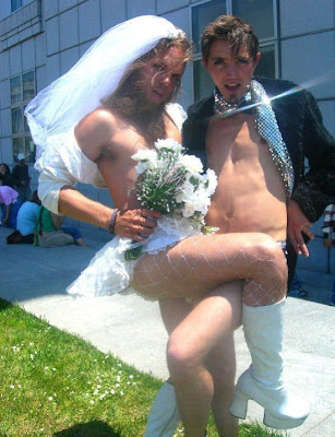 unusual wedding photos 54 Foto pernikahan yang aneh dan unik