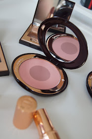 Charlotte Tilbury Cheek to Chic Swish and Pop blush in Sex on Fire review