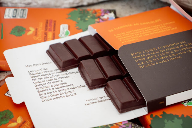 Chocolate Theobromas 35% Cacau e 35% Cupuaçu: Chácara das Sucupiras Chocolate Theobromas 35% Cacau e 35% Cupuaçu: Chácara das Sucupiras