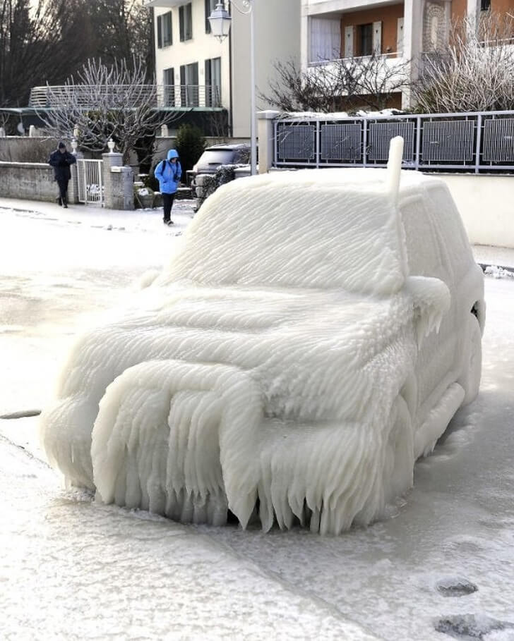 17 Pictures That Prove Winter Isn't For The Faint-Hearted