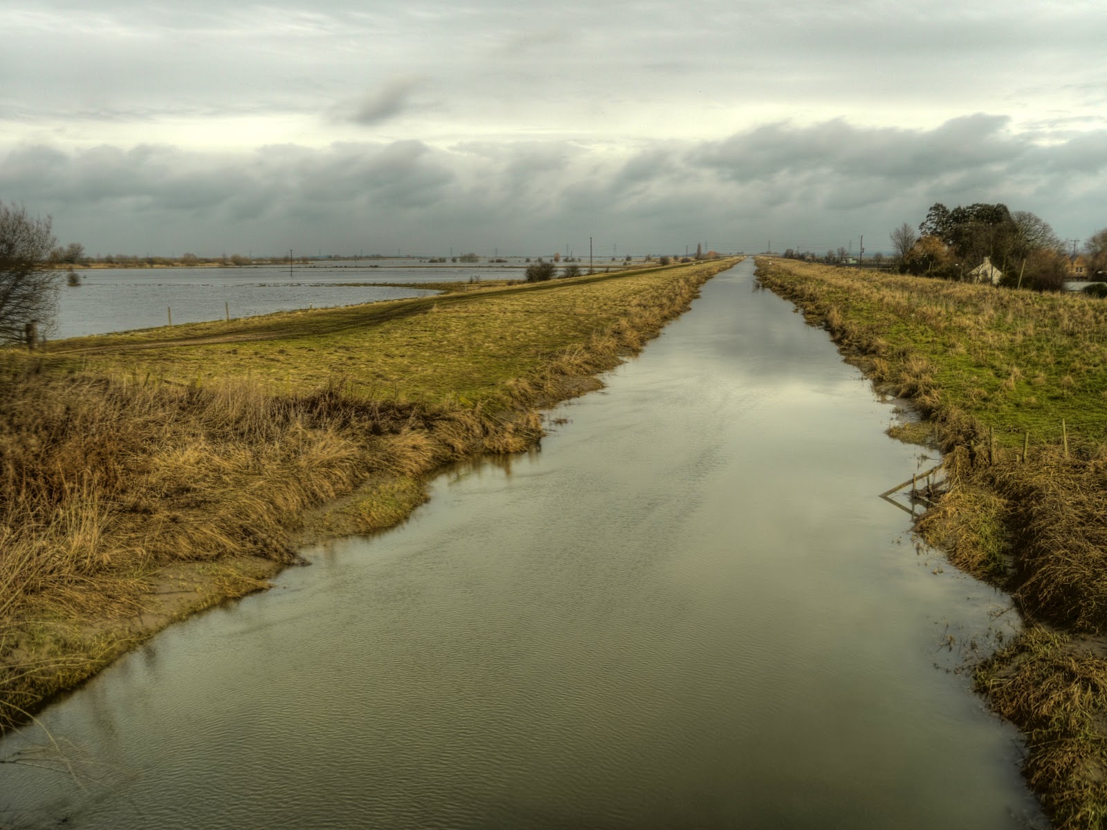 P1040253_47_48_49_50_51_52_tonemapped.JPG