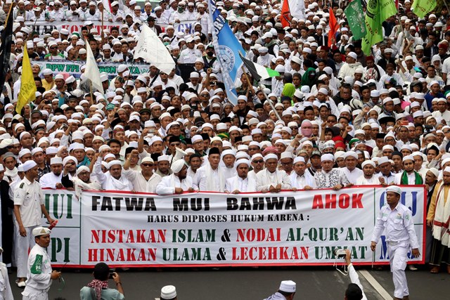 Pakar Sebut Islam Berhubungan Negatif Dengan Demokrasi, Tapi di Indonesia Beda, Kok Bisa?
