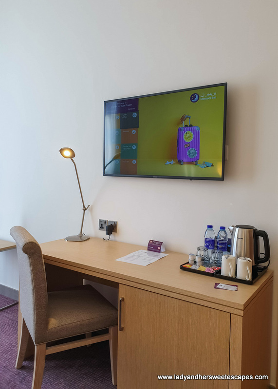 Premier Inn Dubai room amenities